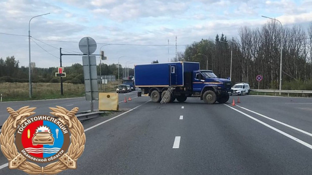 Пьяный водитель пролетел на красный и врезался в «Урал» у поворота на Кукарино
